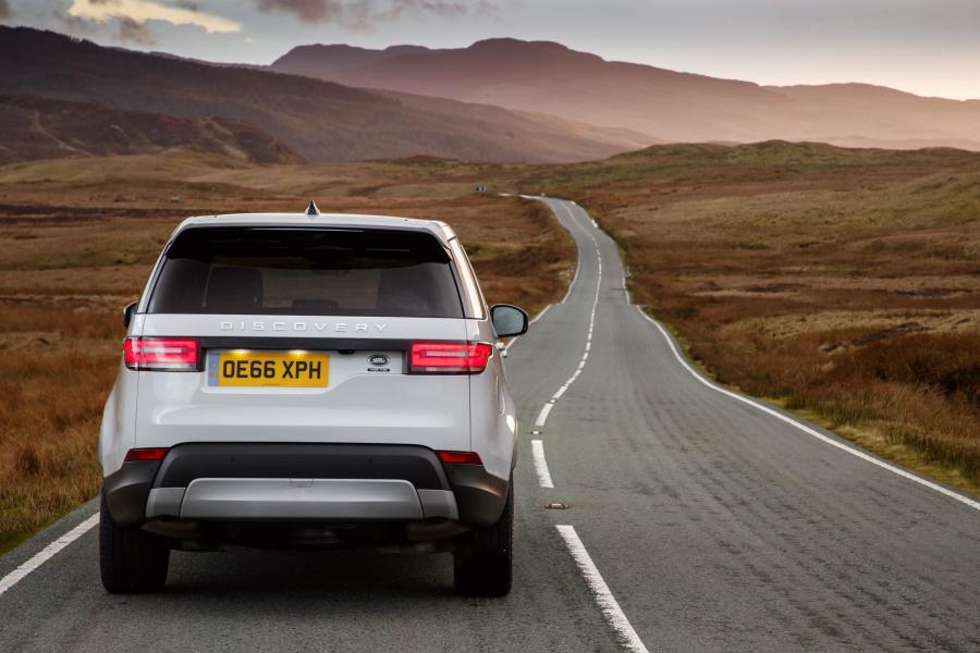  Land Rover Discovery HSE Td6 2017 года  (UK) (фото 33 из 40)